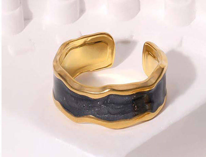 Minimalistic ring