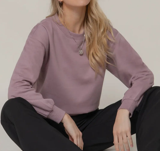 Long Sleeve Round Neck
Crop Sweatshirt