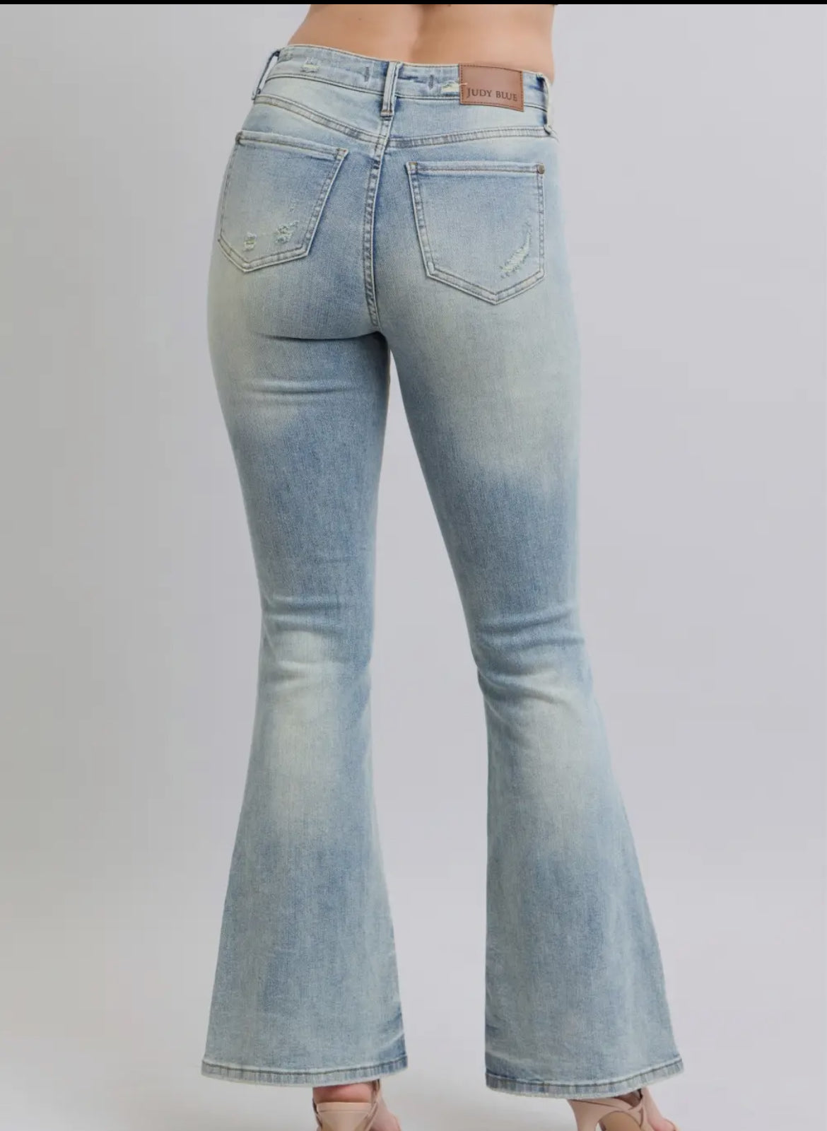 Tinted Pin Tack
Detail Flare Judy Blue